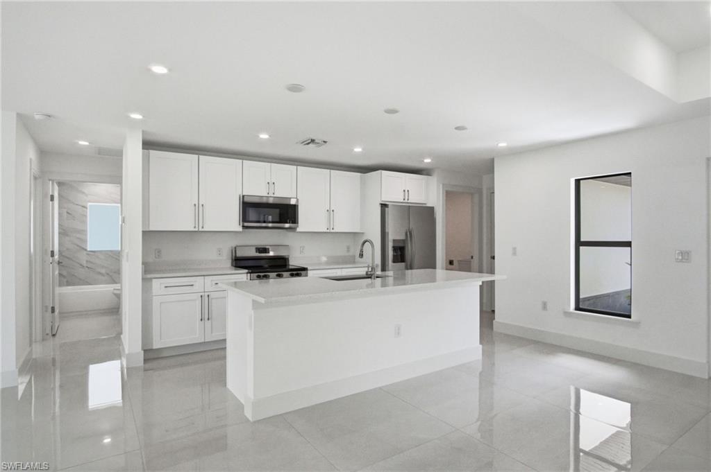 739 Fullerton Ave S Property Photo 19