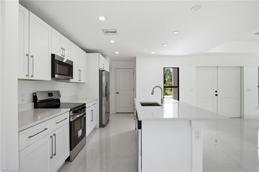 739 Fullerton Ave S Property Photo 20