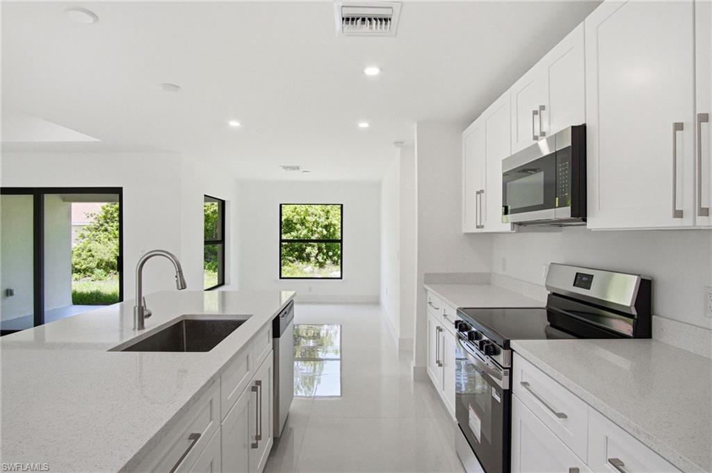 739 Fullerton Ave S Property Photo 21