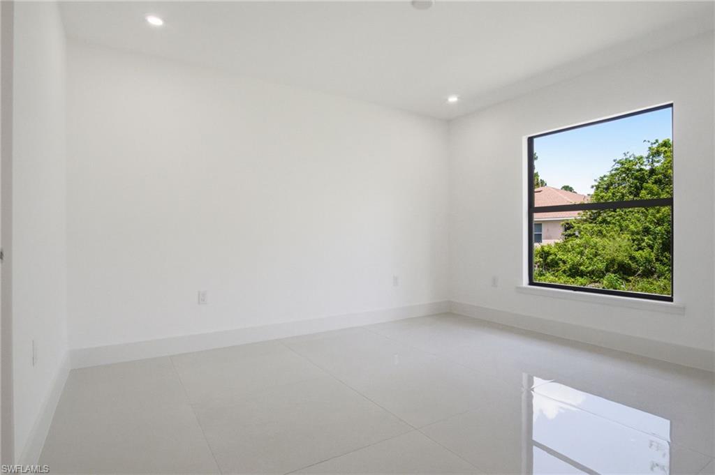 739 Fullerton Ave S Property Photo 24
