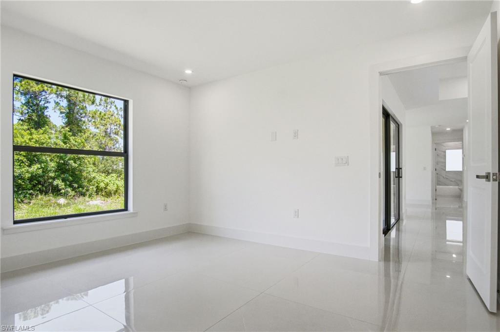 739 Fullerton Ave S Property Photo 25