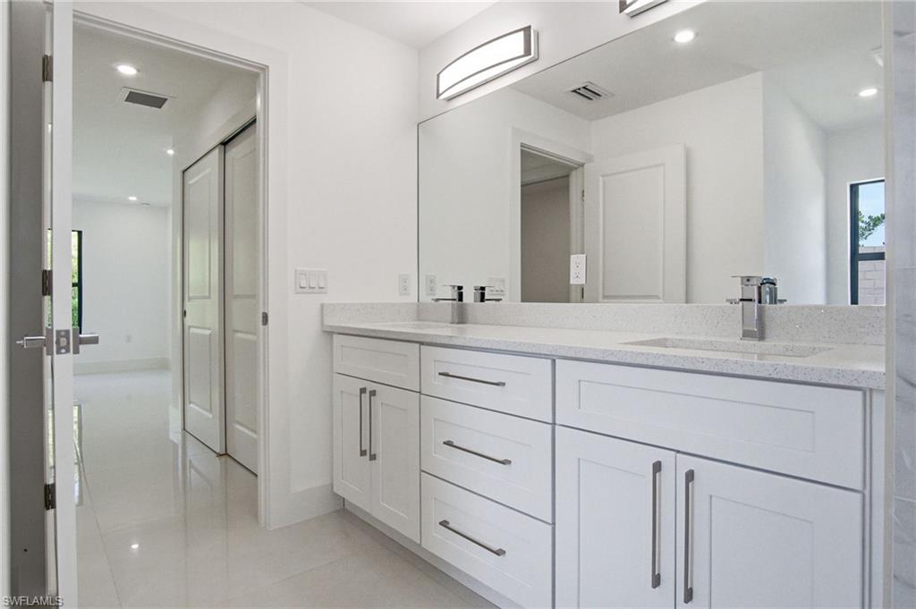 739 Fullerton Ave S Property Photo 30