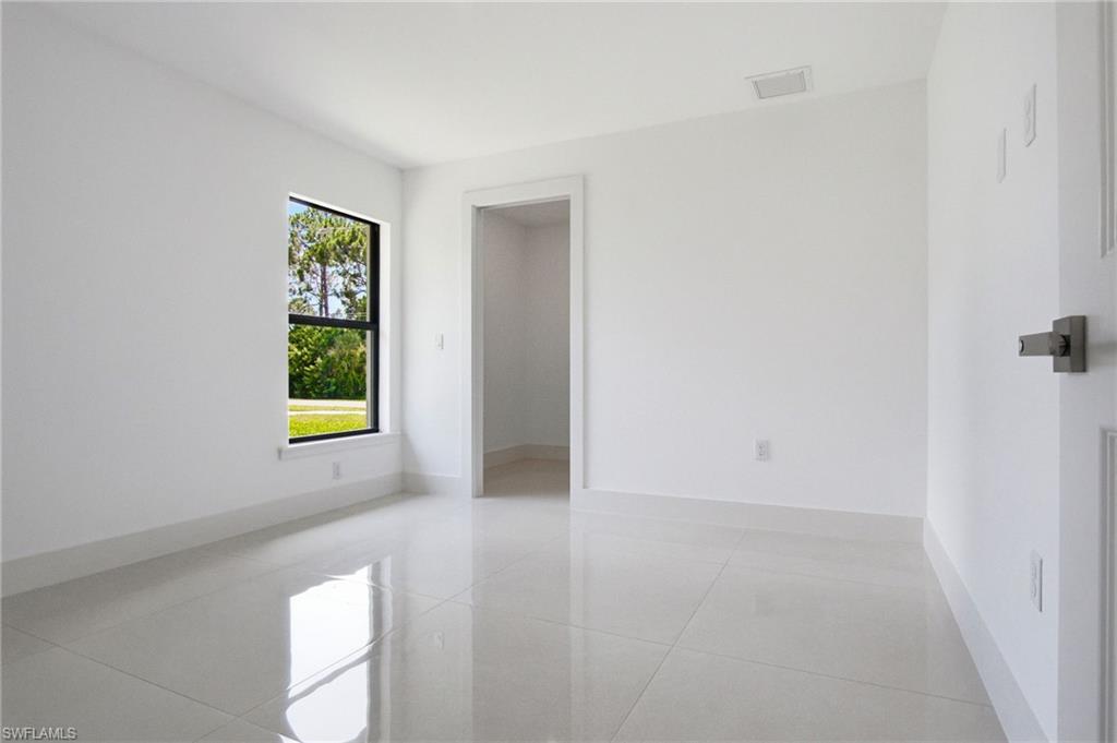 739 Fullerton Ave S Property Photo 31