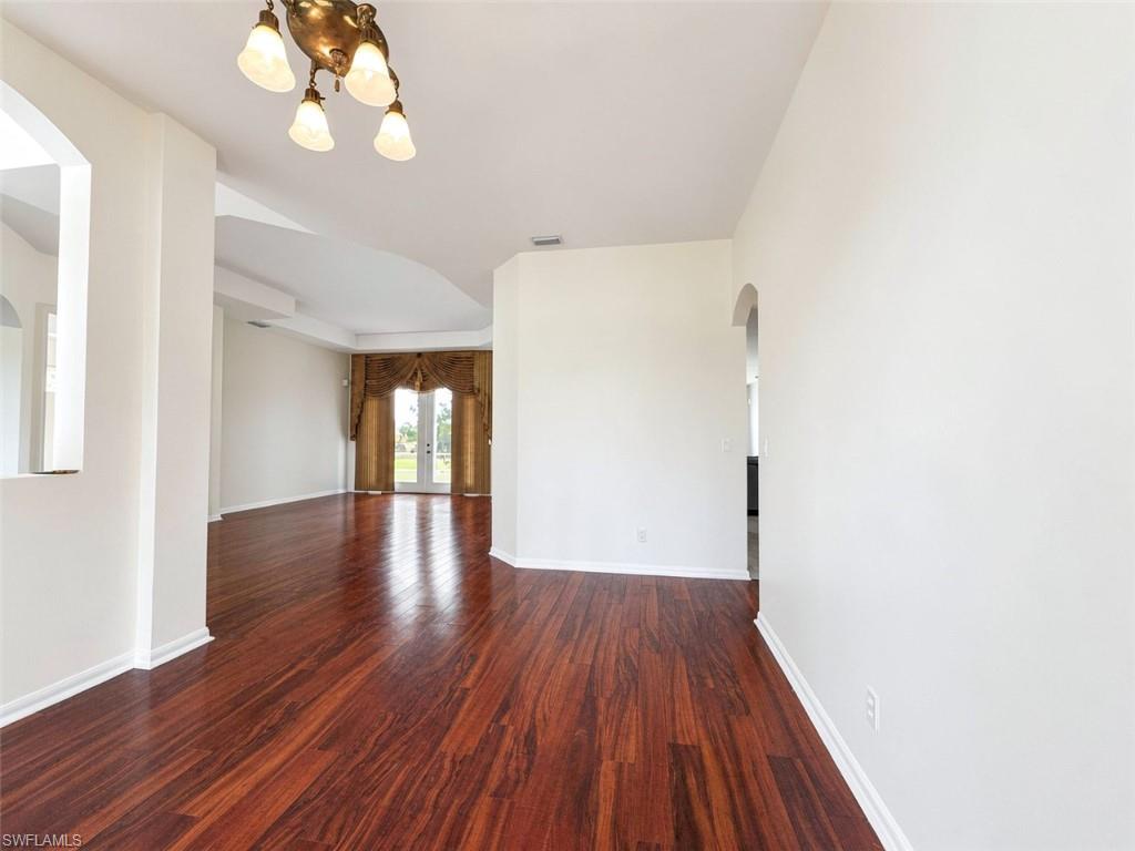 4775 8th St Ne Property Photo 8