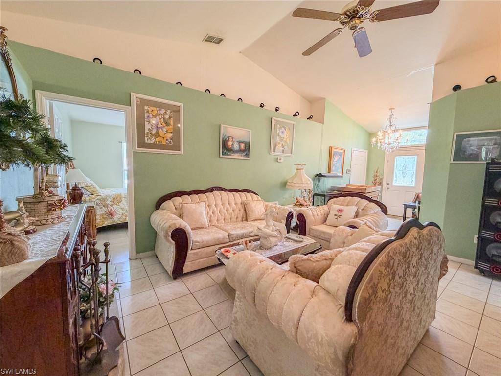 4000 Outer Dr Property Photo 4