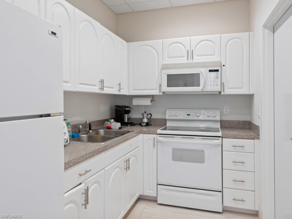 180 Seaview Ct 504 Property Photo 21