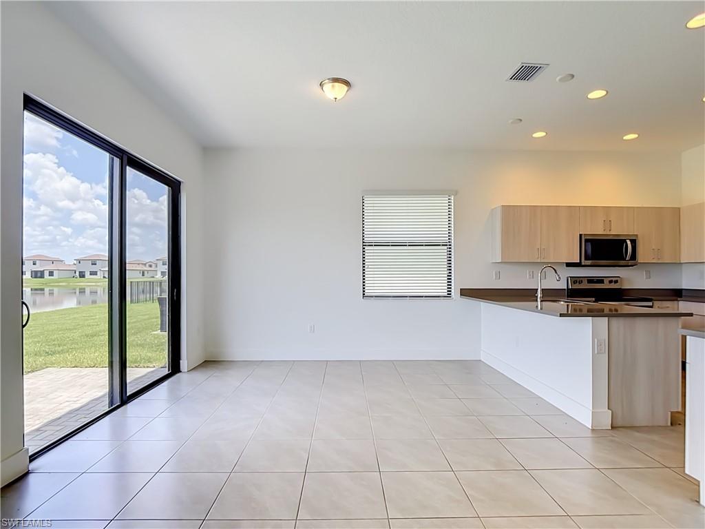 5669 Cerva Ln Property Photo 4