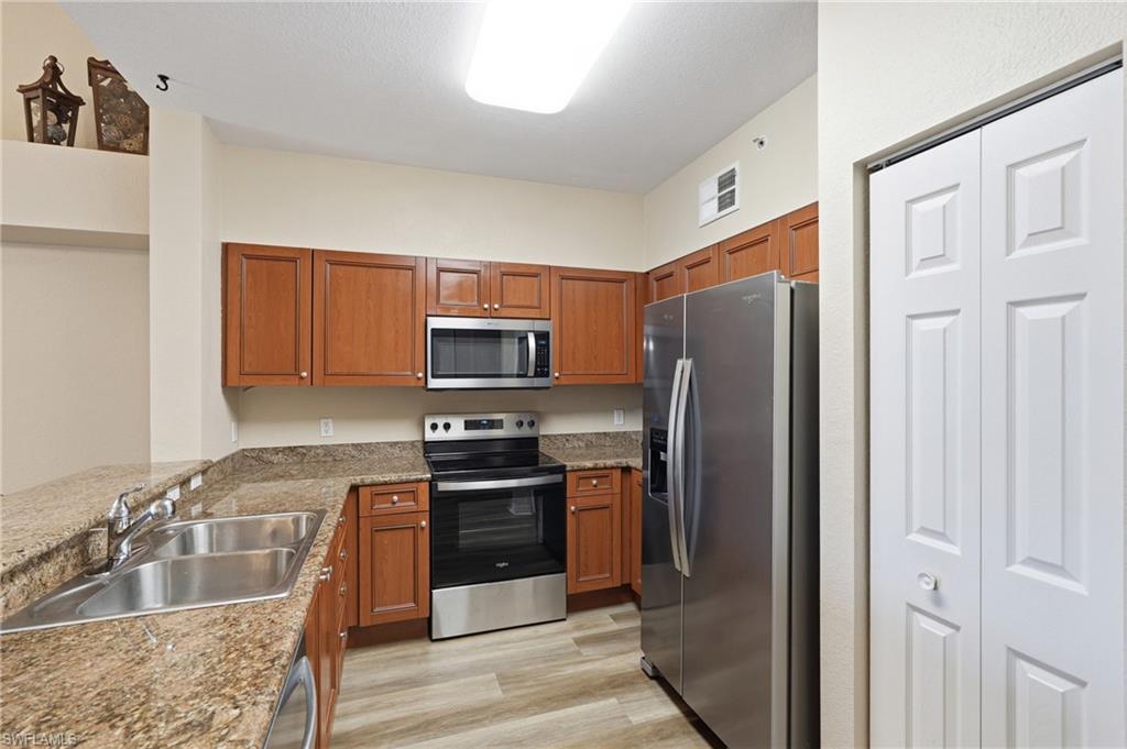 20121 Estero Gardens Cir 203 Property Photo 11