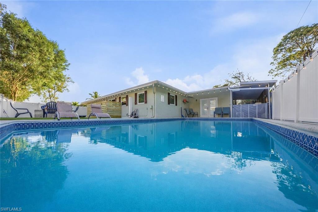 2473 Poinciana St Property Photo 1