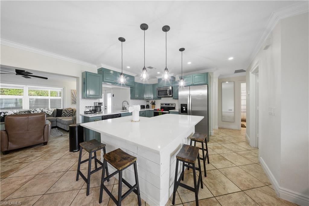 2473 Poinciana St Property Photo 11