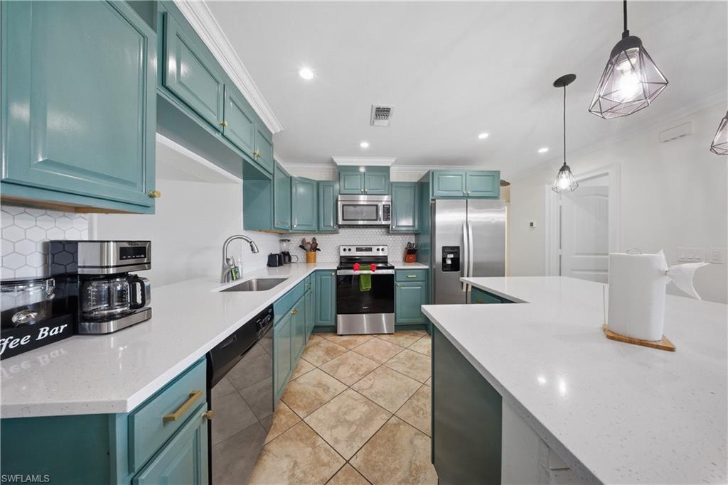 2473 Poinciana St Property Photo 12
