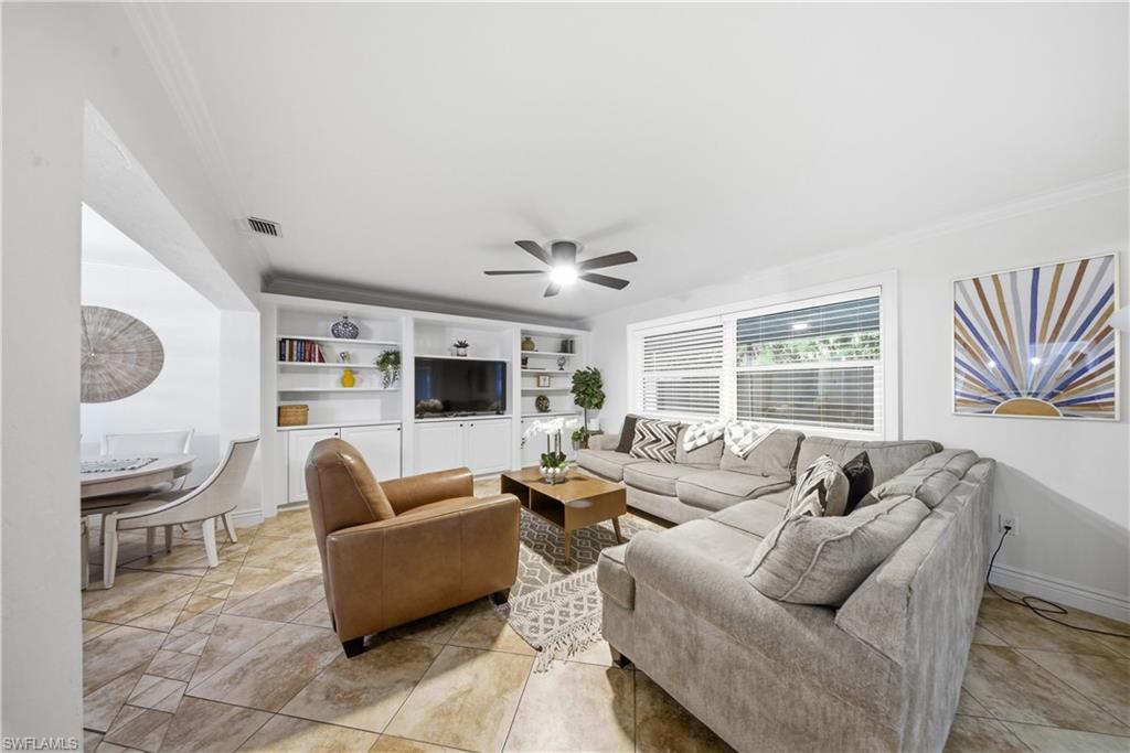 2473 Poinciana St Property Photo 16