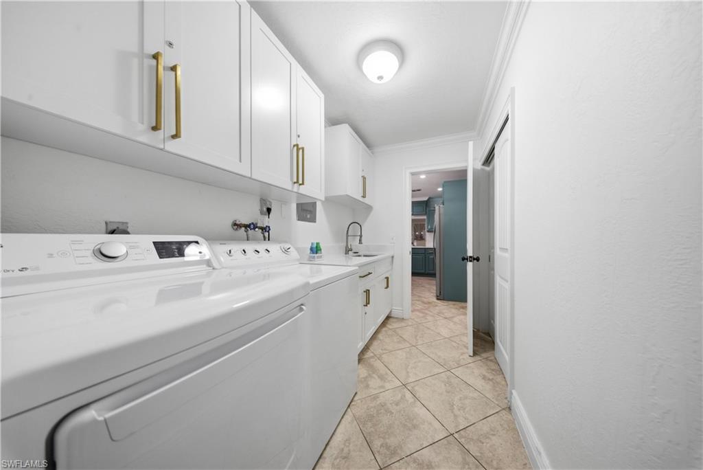 2473 Poinciana St Property Photo 17
