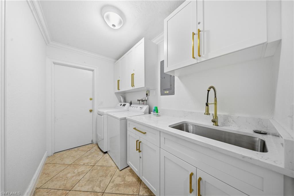 2473 Poinciana St Property Photo 18