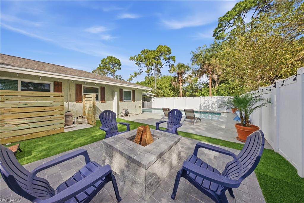 2473 Poinciana St Property Photo 24