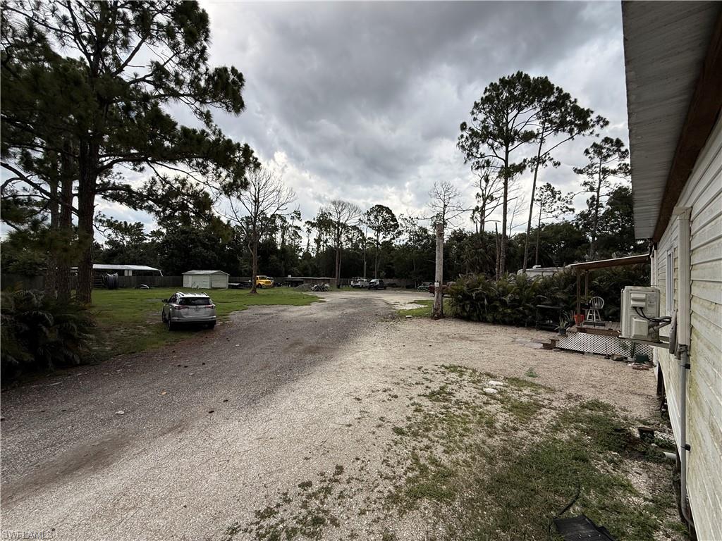 8219 Bartholomew Dr Property Photo 5