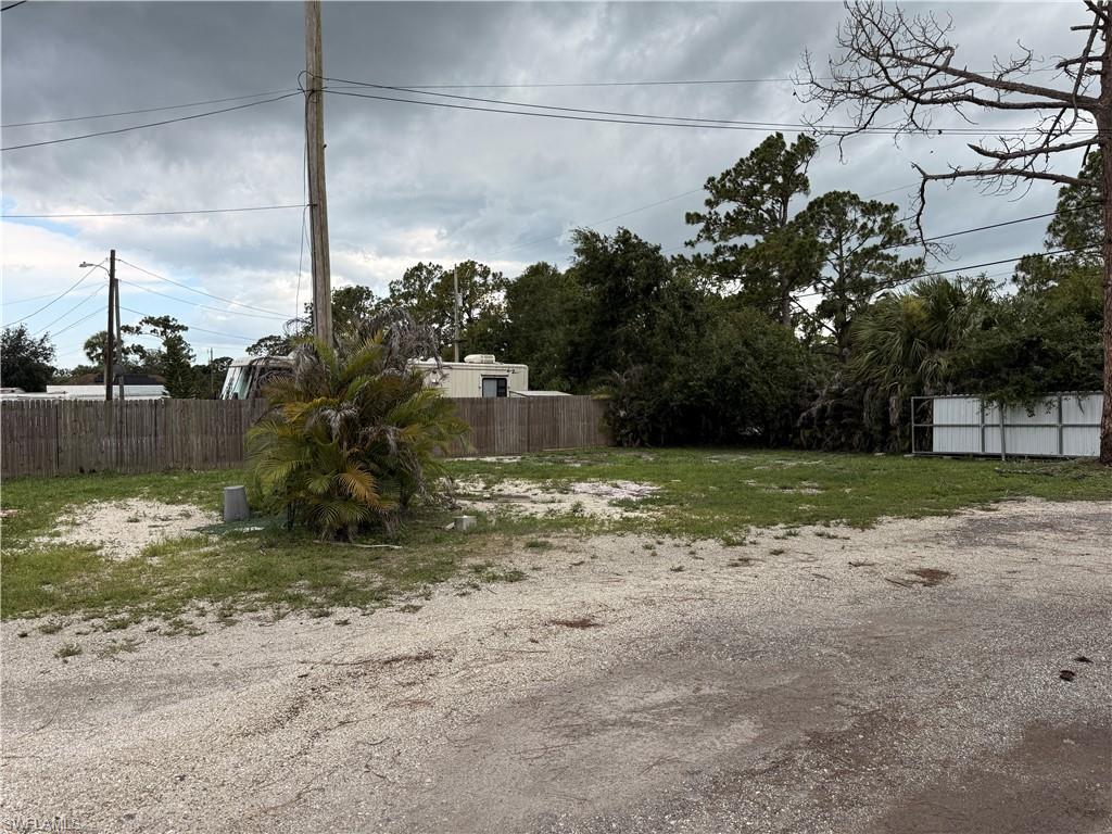 8219 Bartholomew Dr Property Photo 8