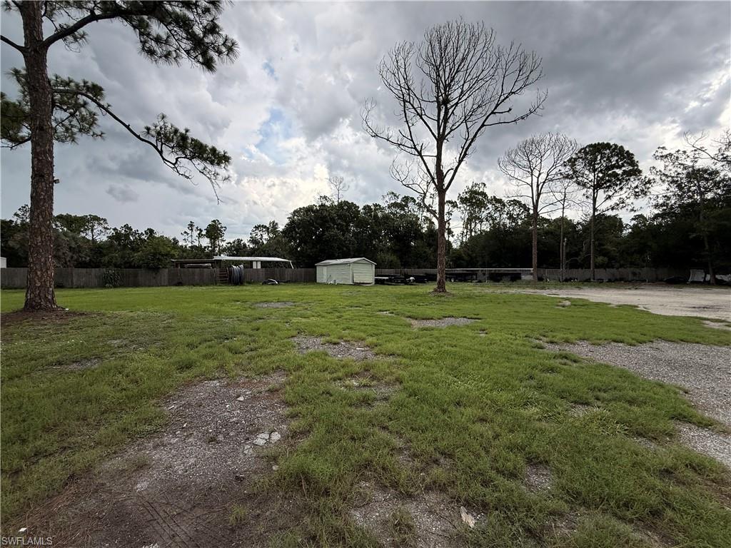 8219 Bartholomew Dr Property Photo 17