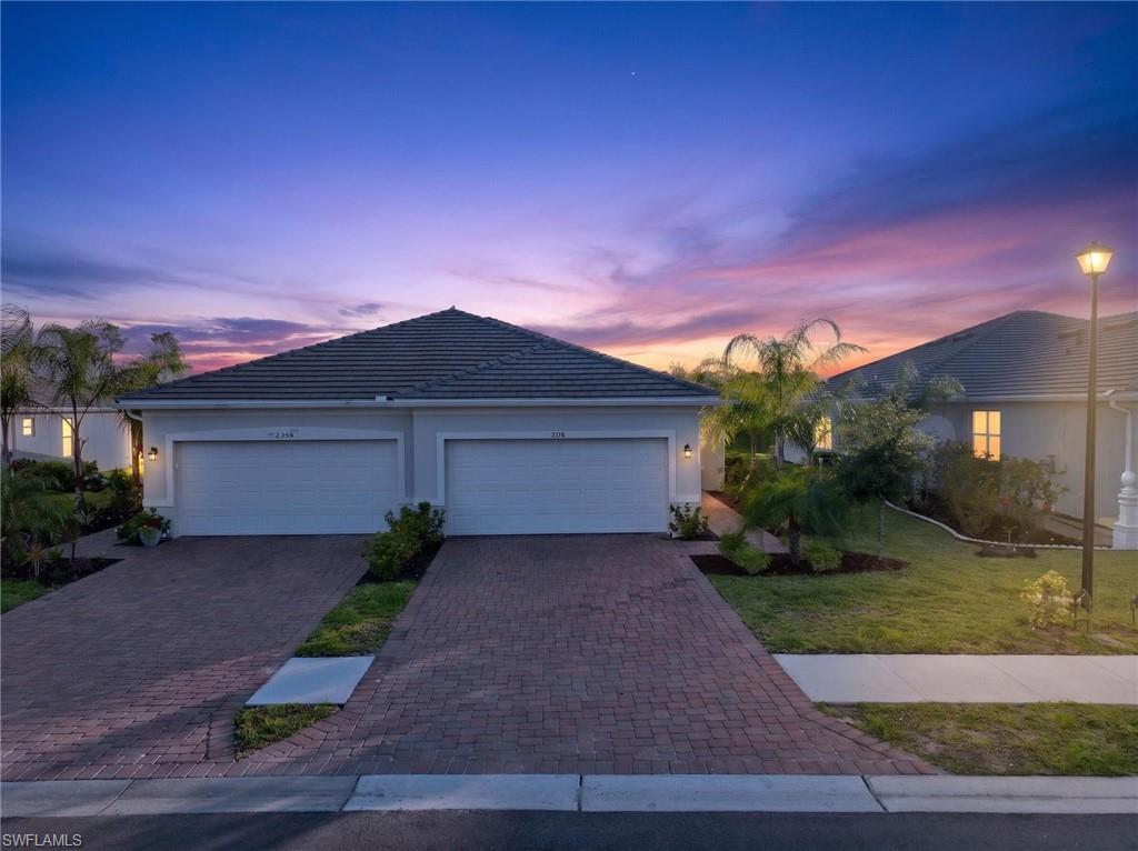 2196 Dragonfruit Way Property Photo 2