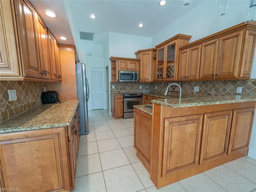 11394 Waterford Village Dr Property Photo 9