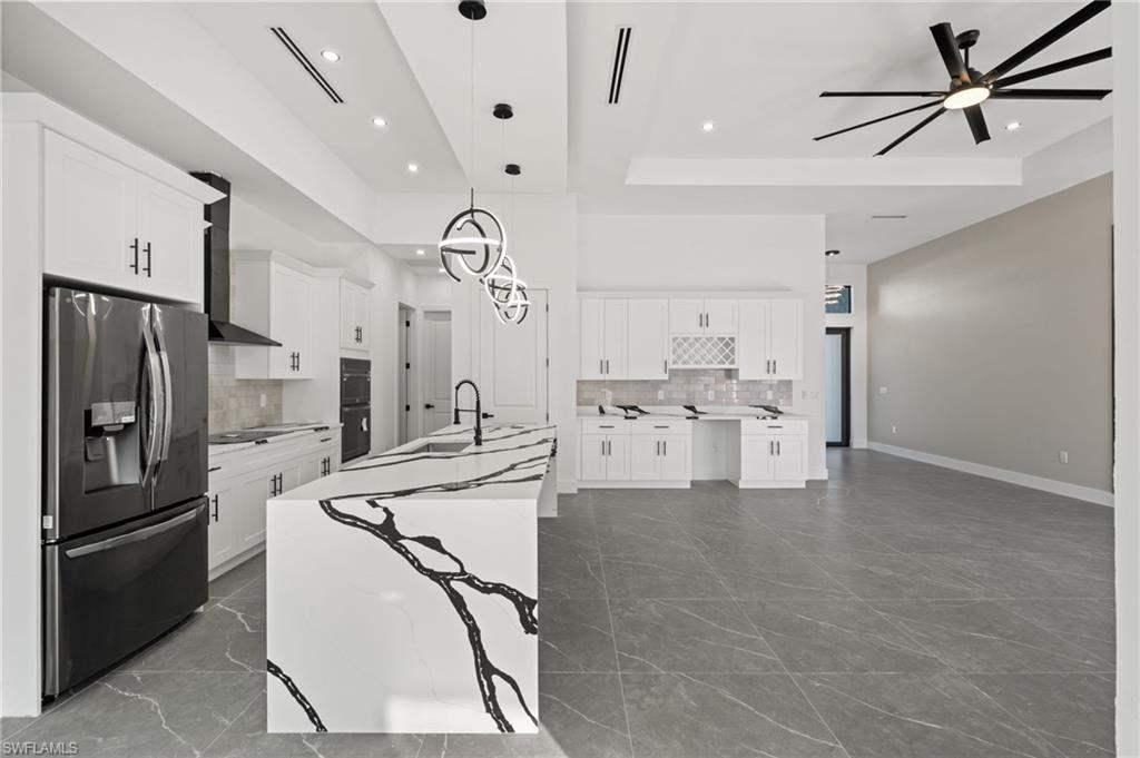 109 37th Pl Property Photo 15