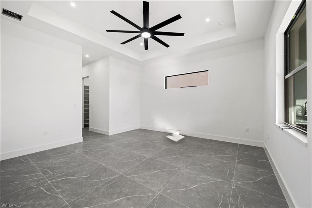 109 37th Pl Property Photo 19