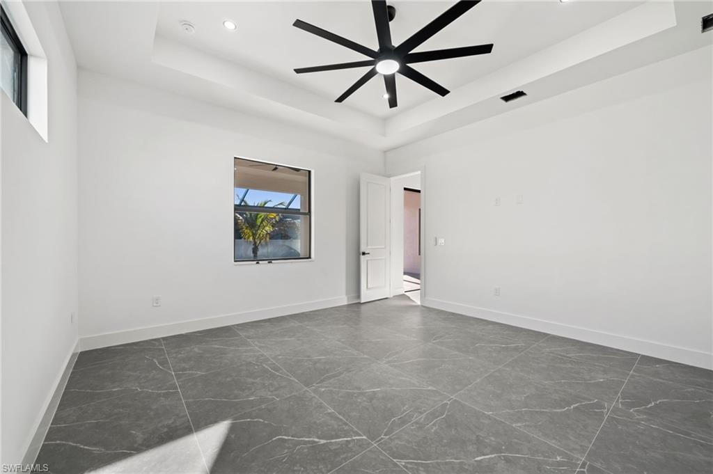 109 37th Pl Property Photo 20
