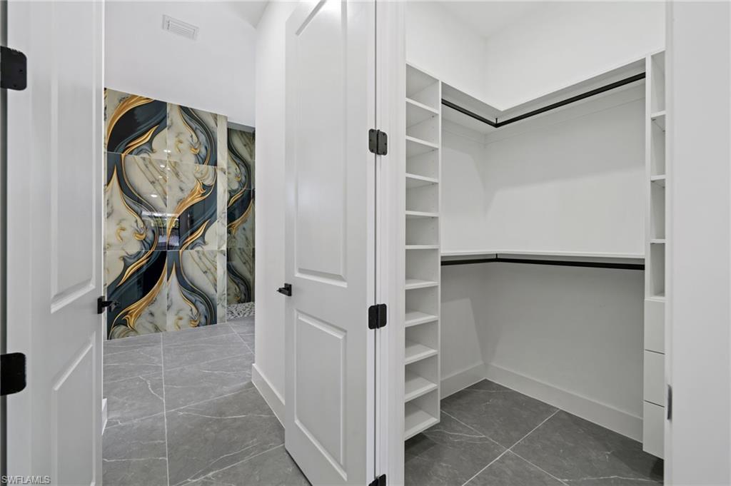109 37th Pl Property Photo 22