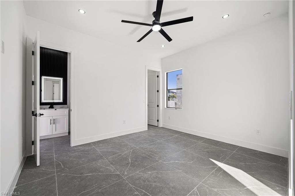 109 37th Pl Property Photo 30