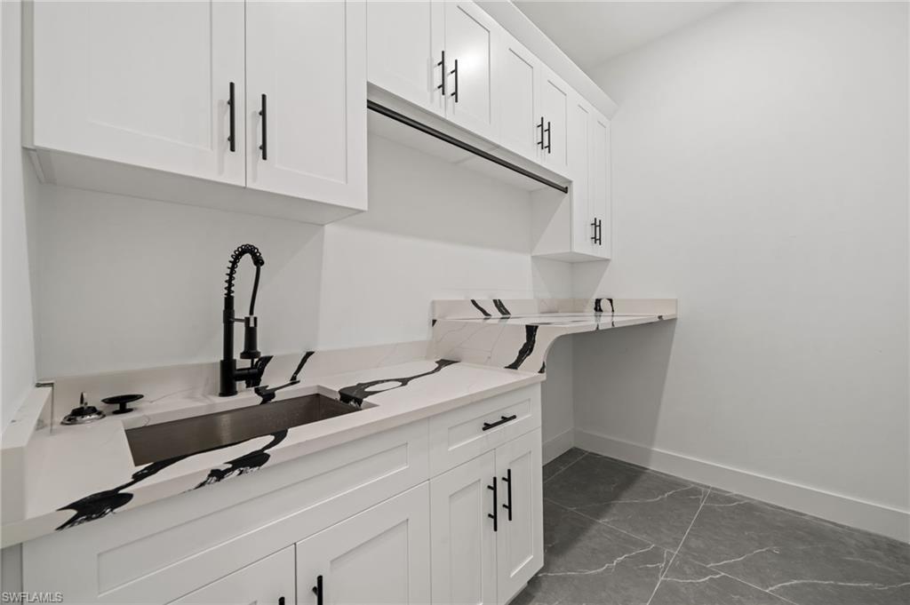 109 37th Pl Property Photo 35