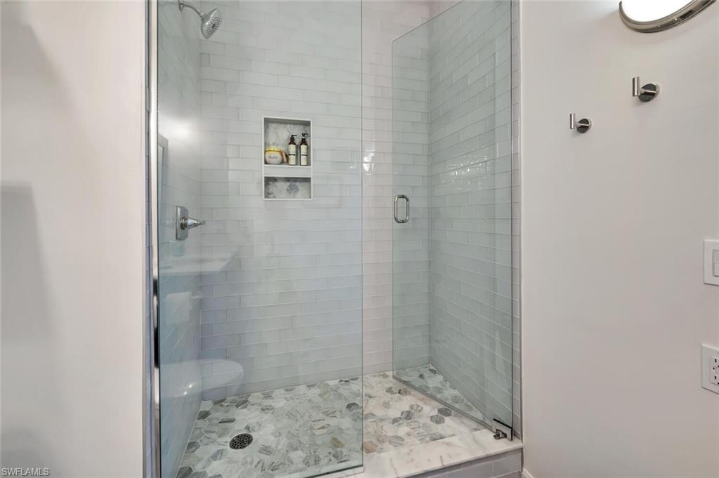 4833 Hampshire Ct 302 Property Photo 27