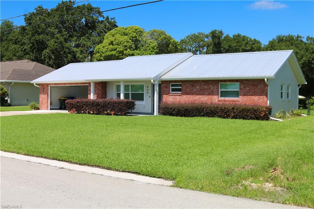 864 Peachtree Dr Property Photo 1