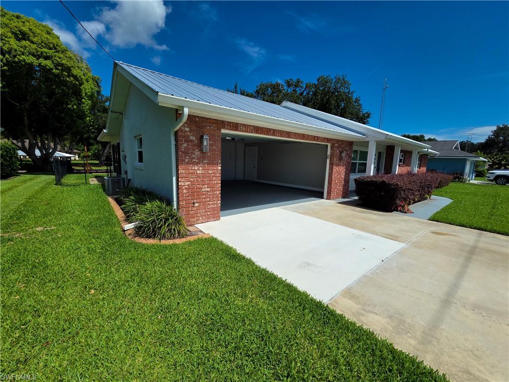 864 Peachtree Dr Property Photo 4