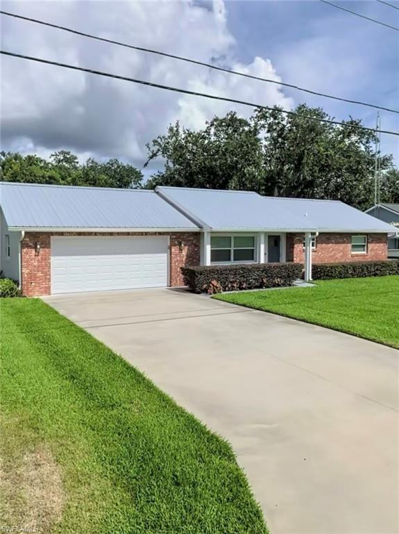 864 Peachtree Dr Property Photo 5