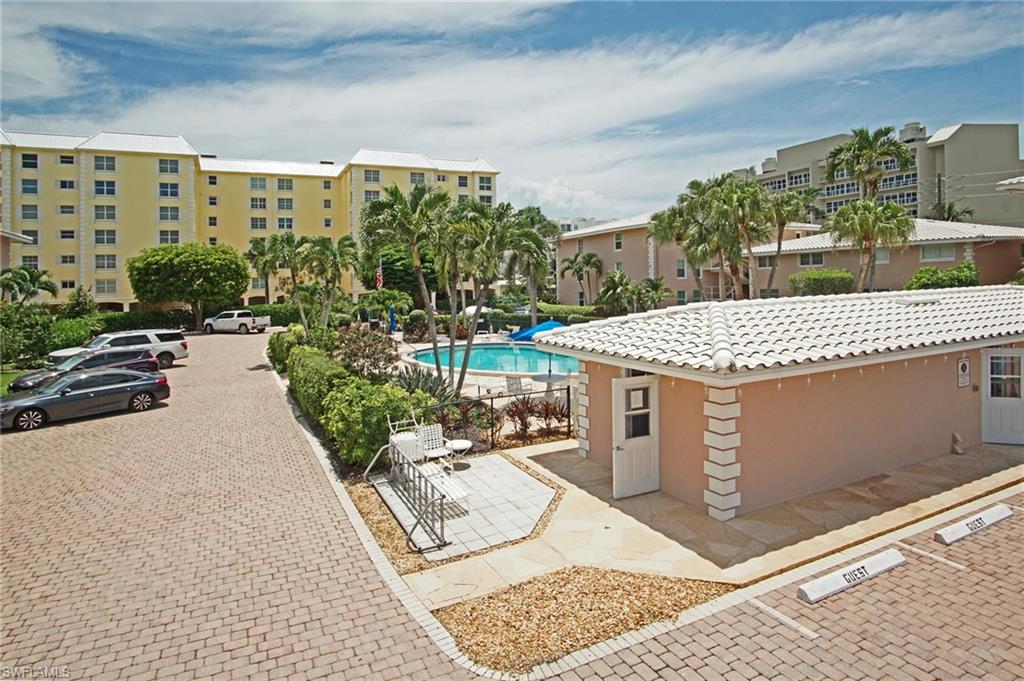 1910 Gulf Shore Blvd N 102 Property Photo 14