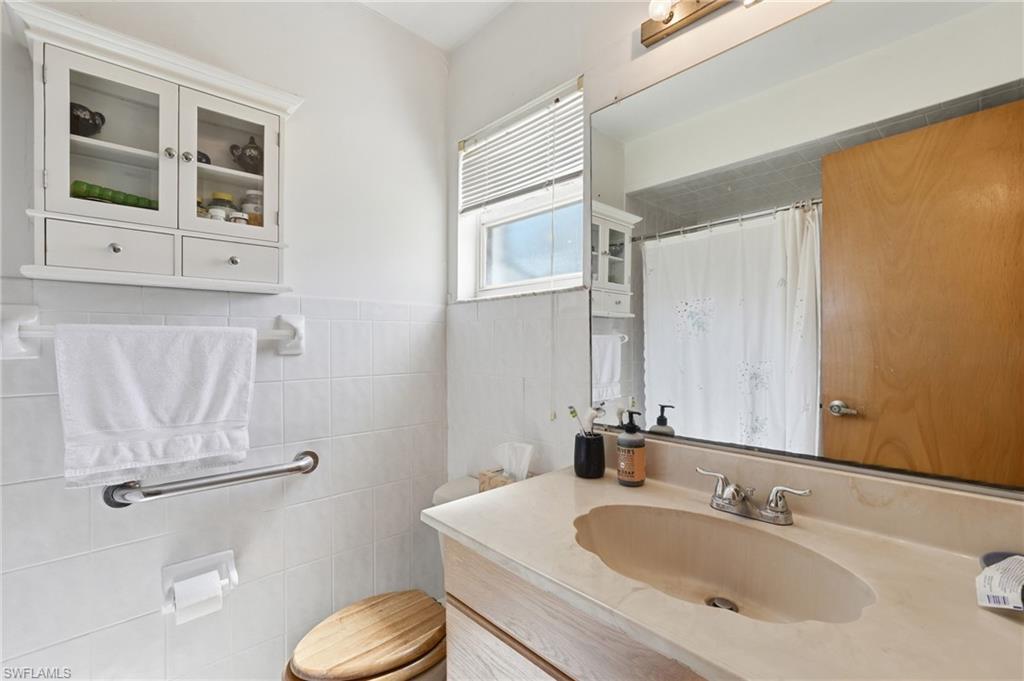 246 37th St Property Photo 10