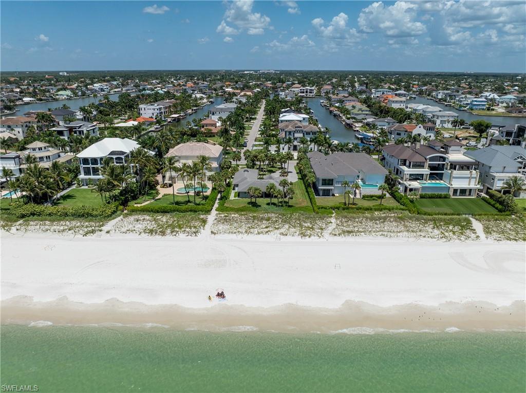 10173 Gulf Shore Dr Property Photo 7