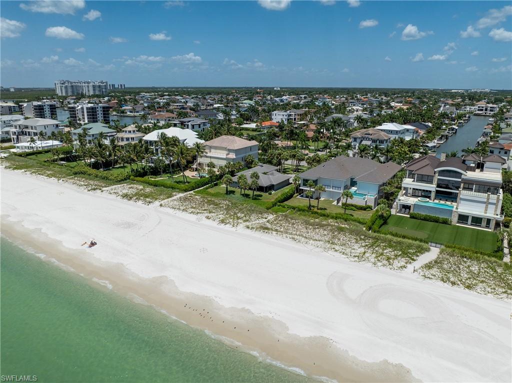 10173 Gulf Shore Dr Property Photo 8