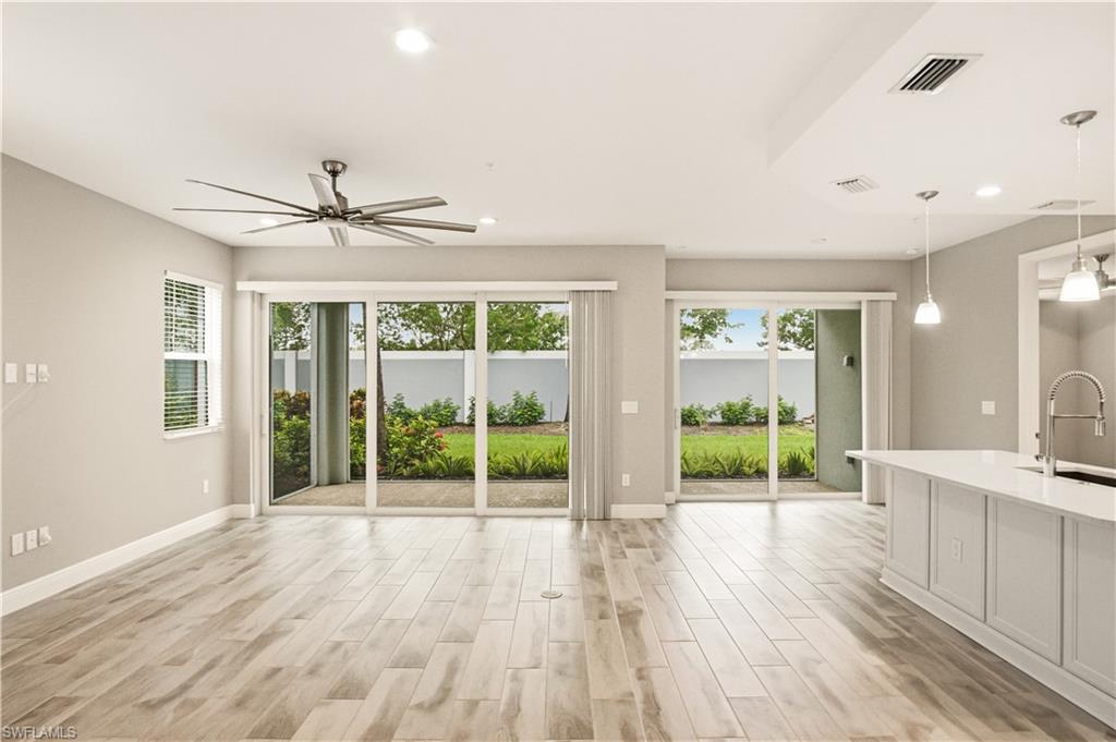 2664 Seychelles Cir 2401 Property Photo 2