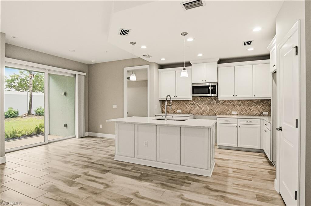 2664 Seychelles Cir 2401 Property Photo 10
