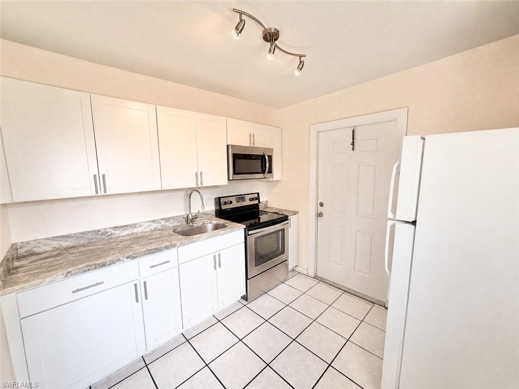 2485 Bayside St Property Photo 5