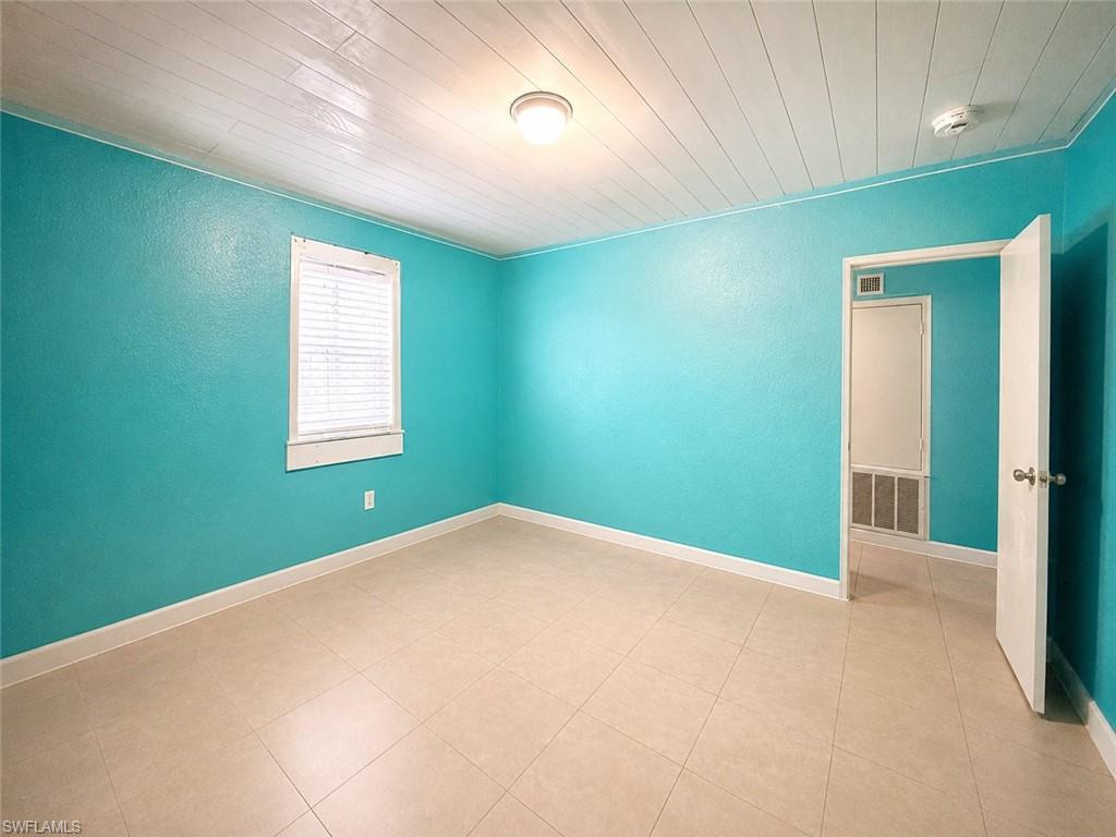 2485 Bayside St Property Photo 17