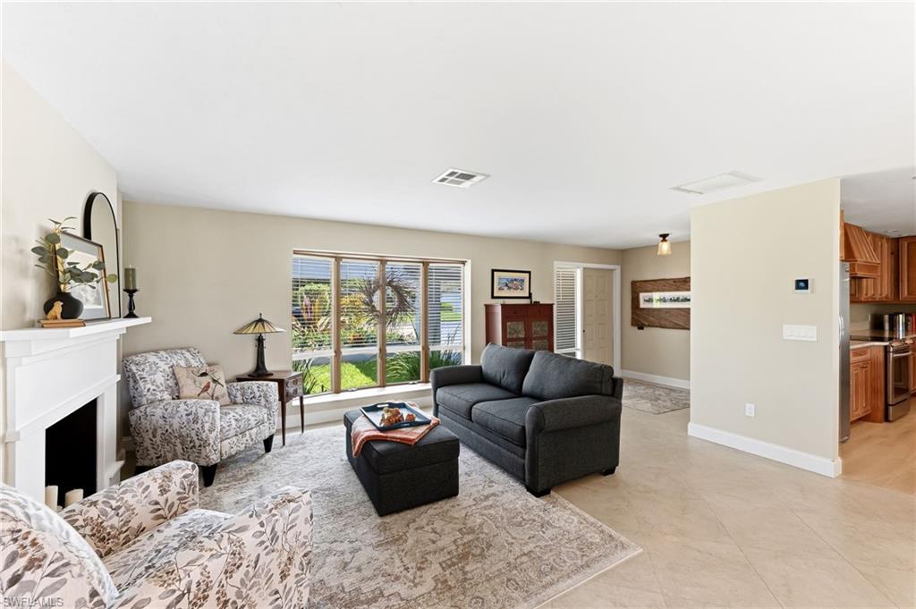 9981 Treasure Cay Ln Property Photo 11