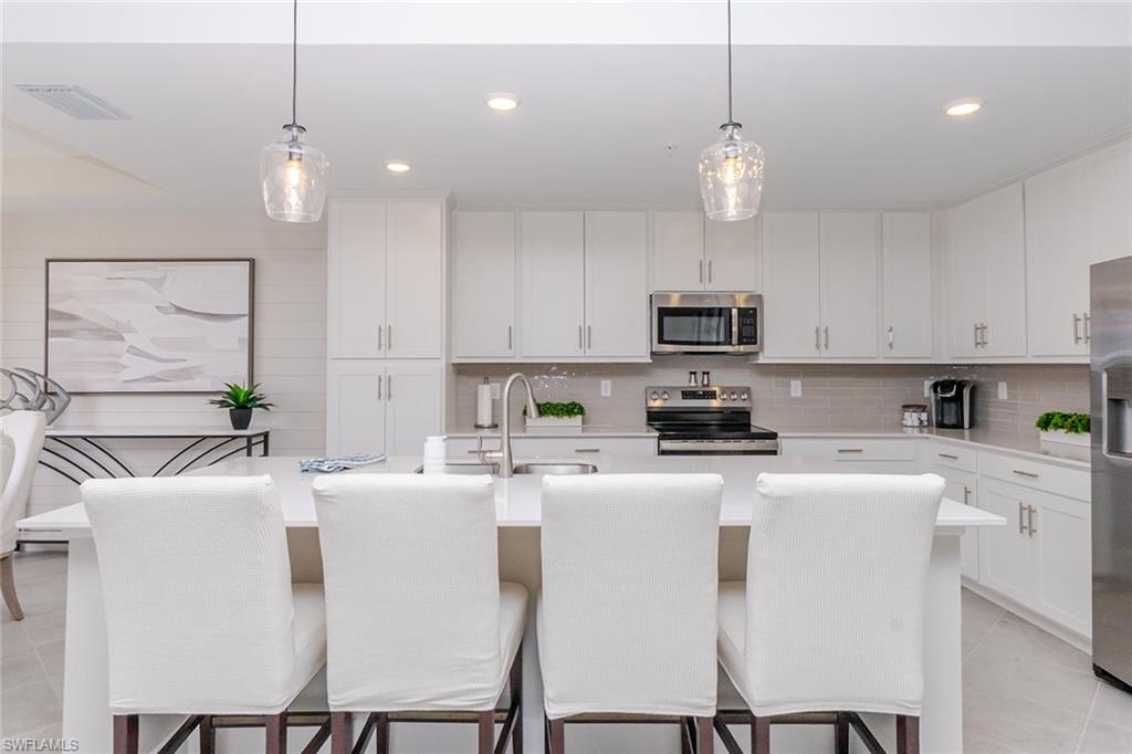 5527 Double Eagle Cir 3823 Property Photo 14