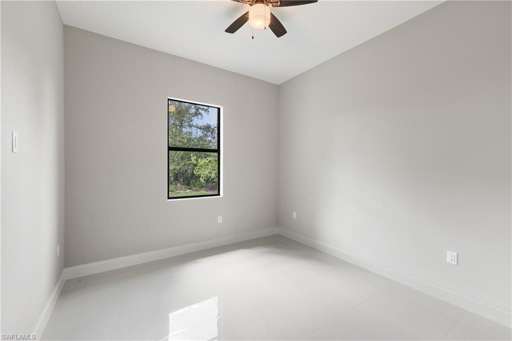 2903 37th St W Property Photo 18