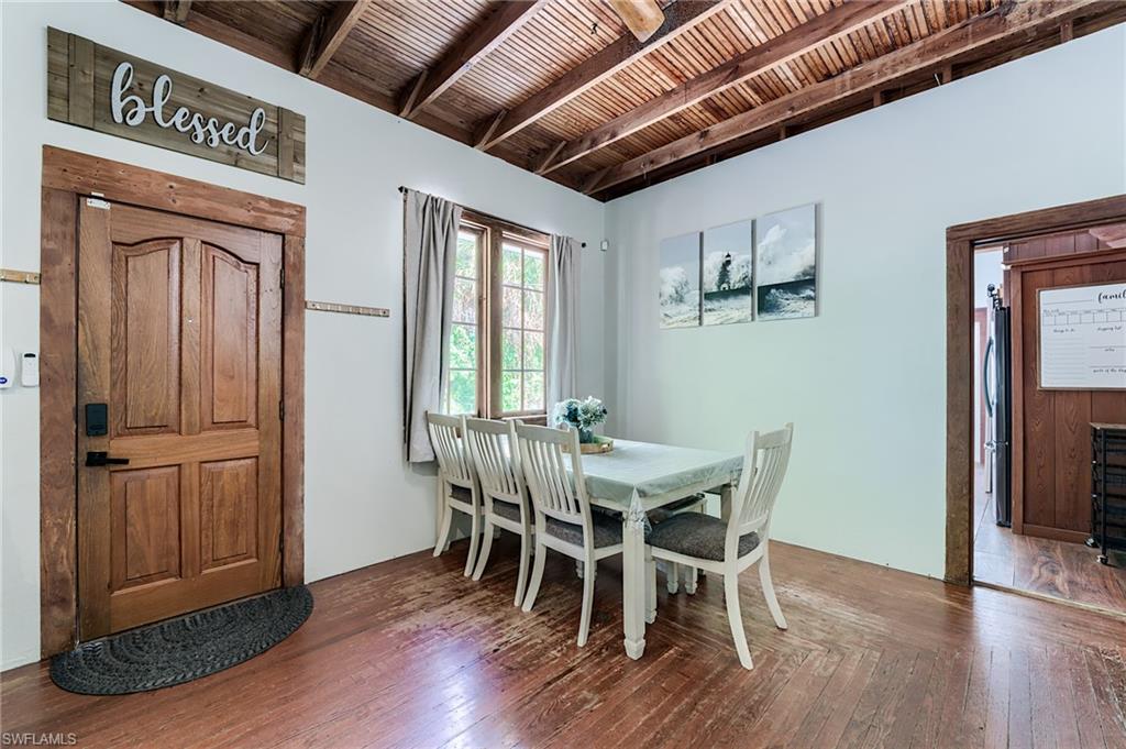 10811 Dean St Property Photo 6