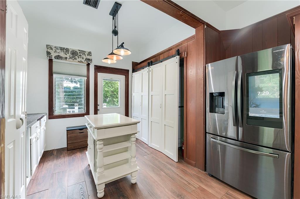 10811 Dean St Property Photo 11