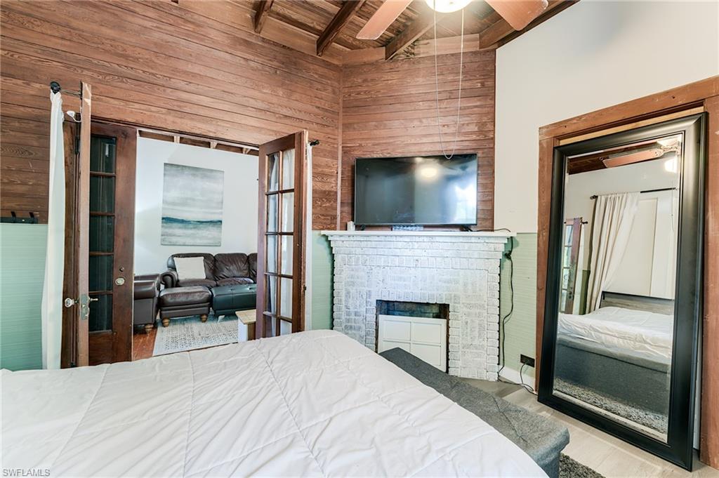 10811 Dean St Property Photo 20