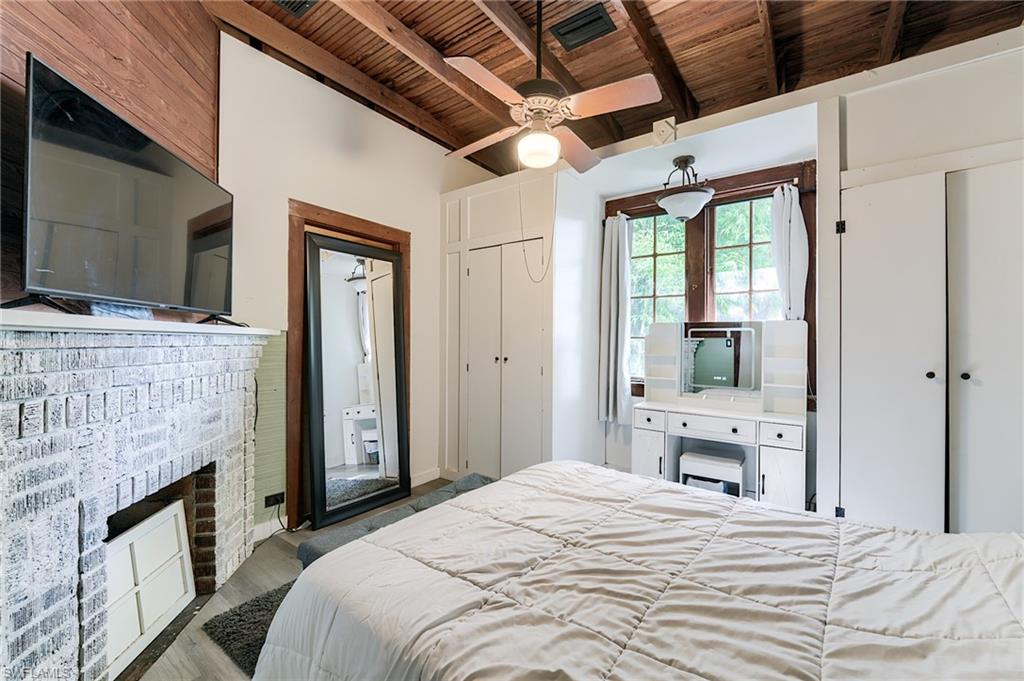 10811 Dean St Property Photo 21
