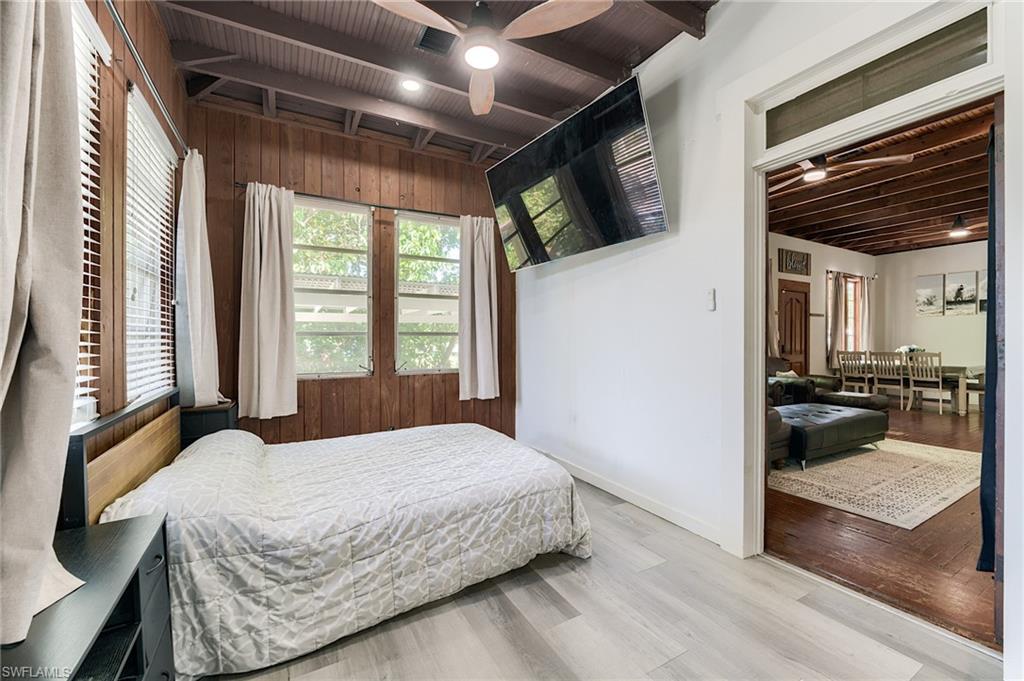 10811 Dean St Property Photo 24